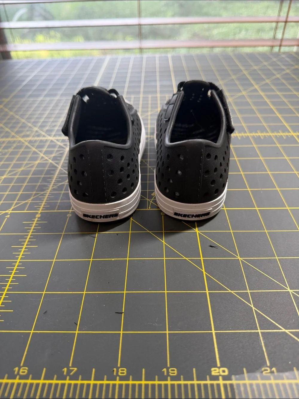 Skechers easy slip